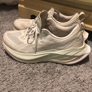 ASICS Superblast 2 size 11